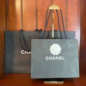 Chanel • Shopping Bag ~ 1 available
